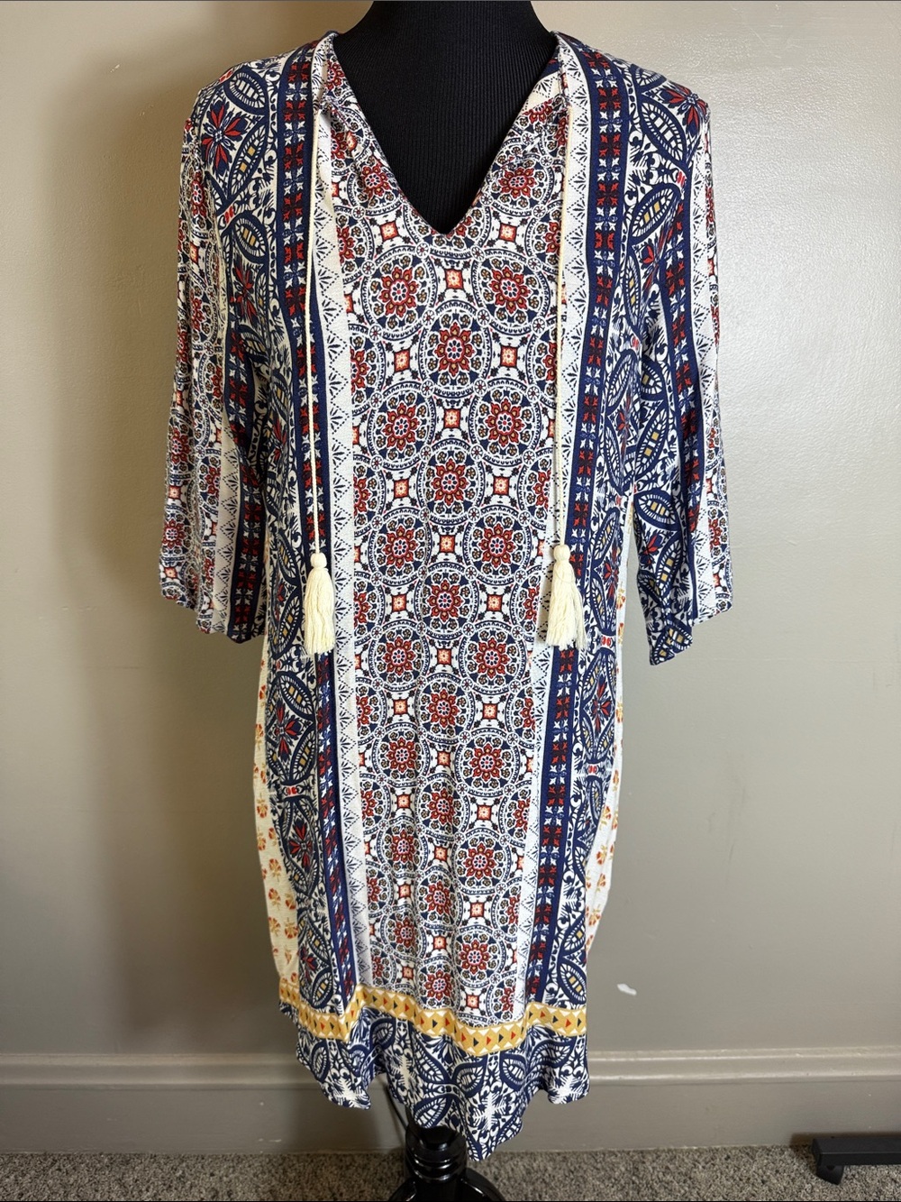 Renee C Bohemian Style Knee Length Dress Tassel V-Neck Medallion Print Sz M
